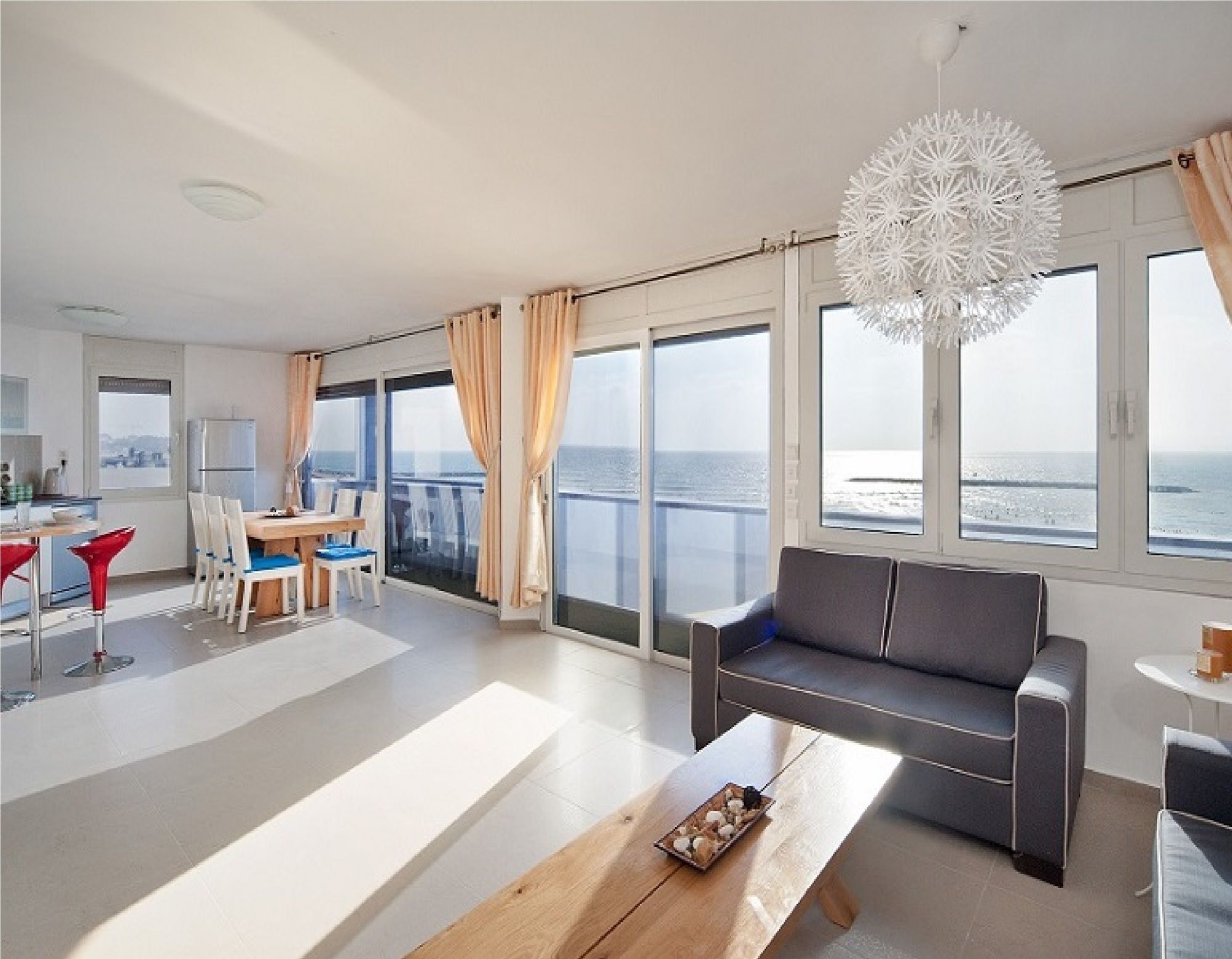 Chic 3Br Apt W Sauna & Parking On The Beach By Sea N' Rent Tel Aviv-Jaffa Exterior foto